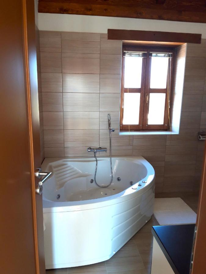Villa Luksa Grožnjan Exteriör bild