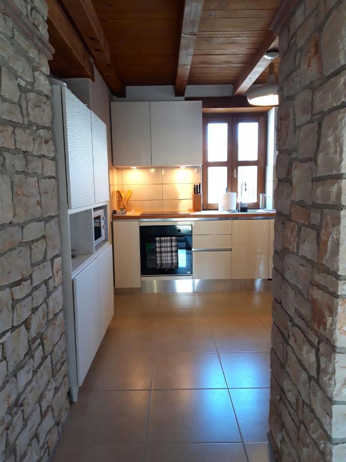 Villa Luksa Grožnjan Exteriör bild